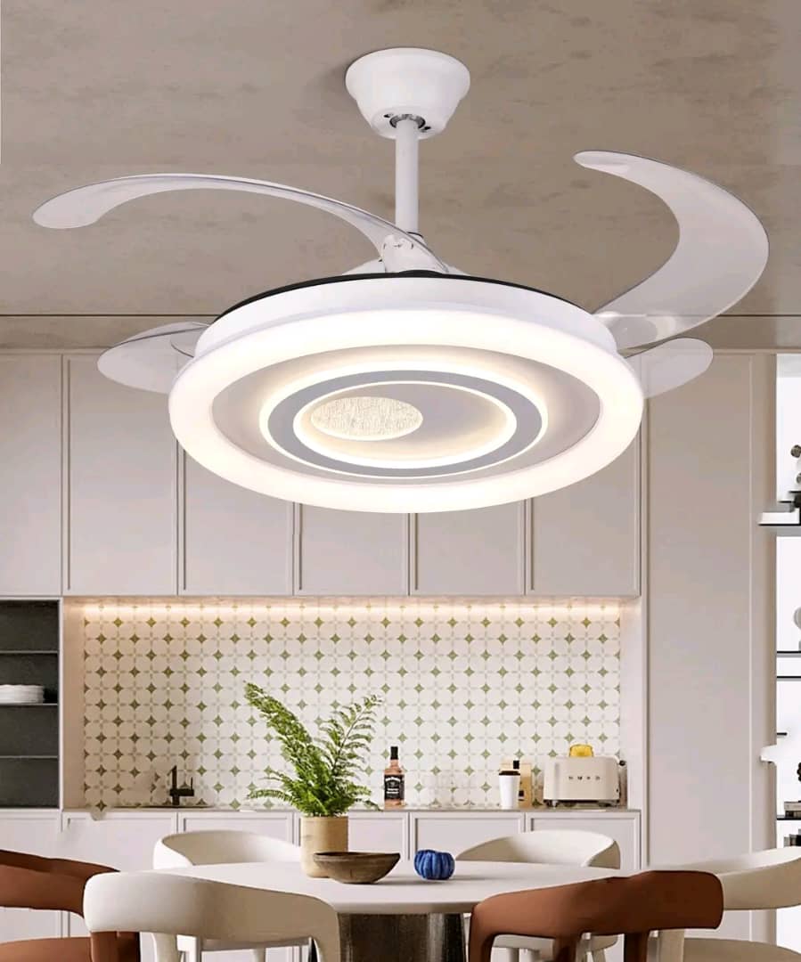 Lustre de plafond — BTC Éclairage, Douala
